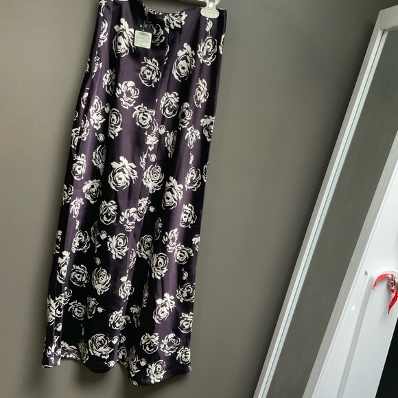 NWT CLUB MONACO WOMEN'S PRINTED SLIP SKIRT - Picture 3 of 6